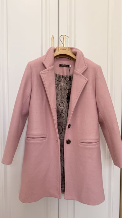 Стильное пальто для девочки