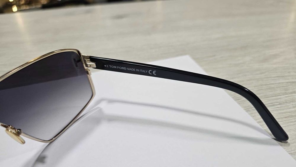 Мъжки слънчеви очила Tom Ford Reno FT0911 28B