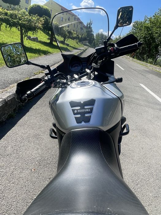 Suzuki V Strom DL 100