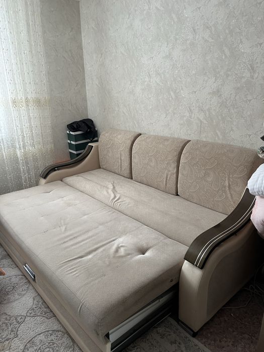 Раскладной диван с ящиком для белья