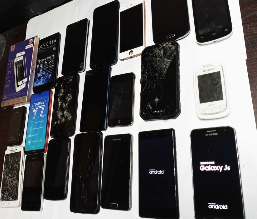 Лот от  телефони