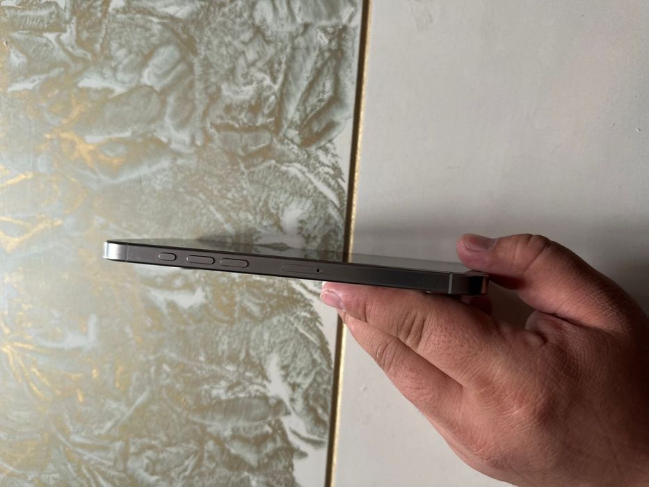 Iphone 16 pro max в идельном состояний