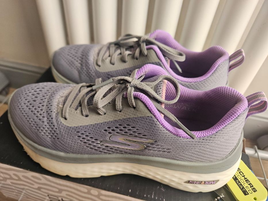 Продам кроссовки “SKECHERS”