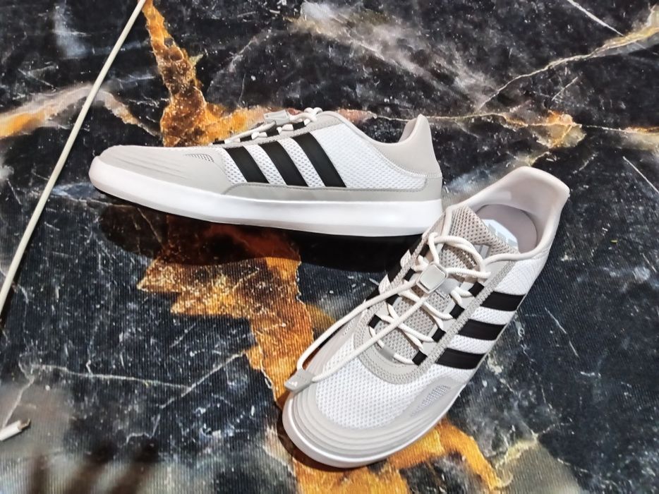 Adidas кроссовки