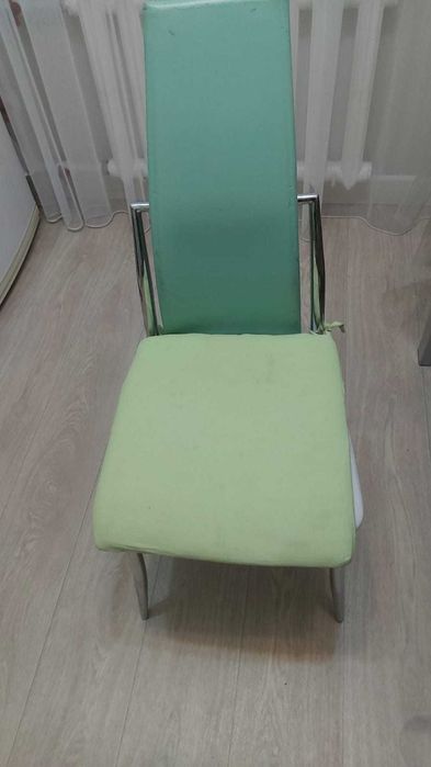 Продам кухонный стол