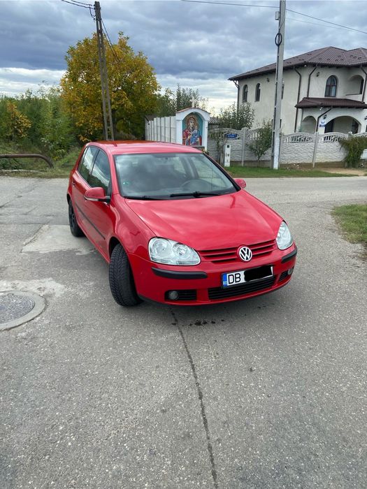 Vând golf 5 1.4 fsi sau schimb