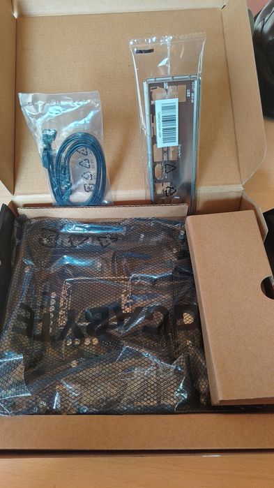 Placa de baza gigabyte H10M S2H V2