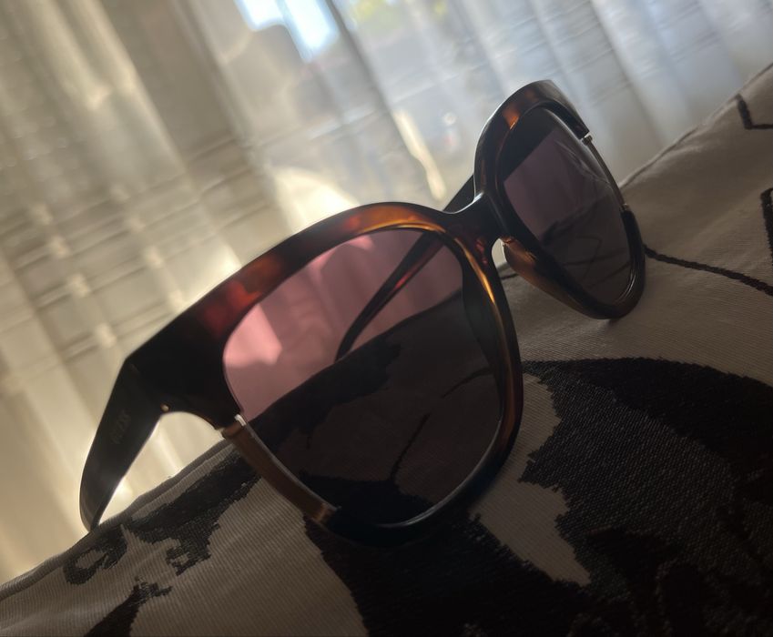 Квадратни слънчеви очила