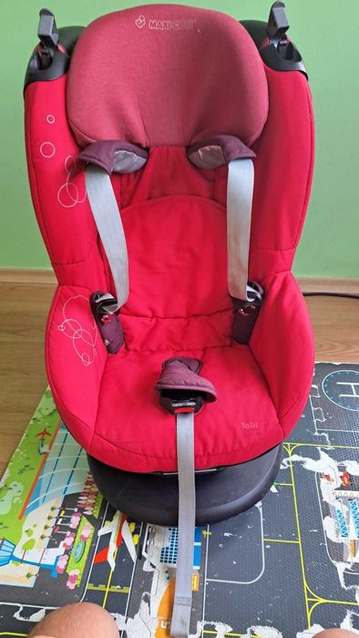 ПОДАРЯВАМ столче за кола Maxi Cosi Tobi от 9 до 18 кг