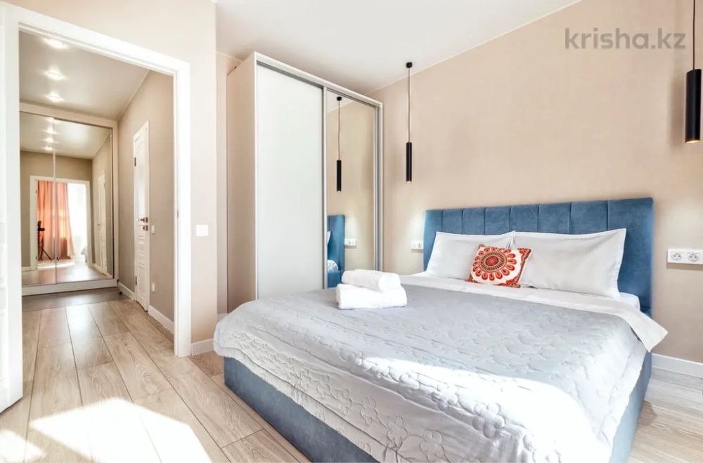 Сдам 2х ком квартиру посуточно