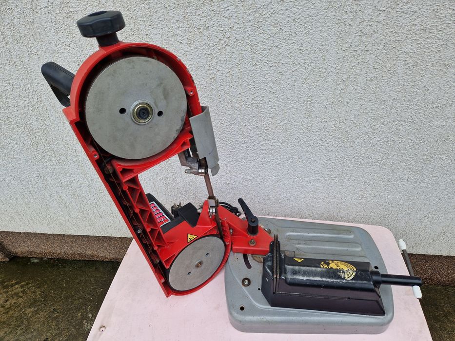 Femi 782 XL - fierastrau cu banda