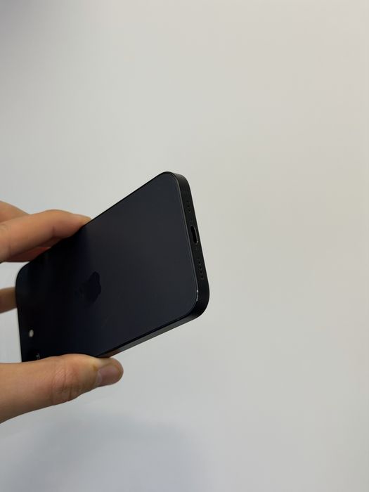 iPhone 16e - 61 цикъла