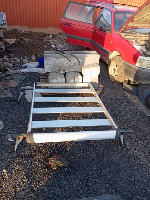 Багажник на делику.