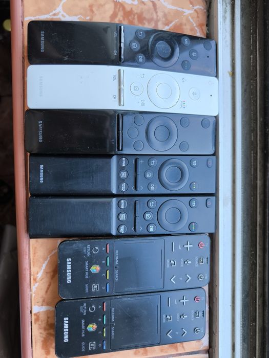 Telecomanzi q-led Smart tv Samsung perfect funcționale dar folosite