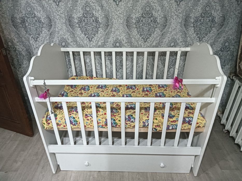 Продам детскую кроватку