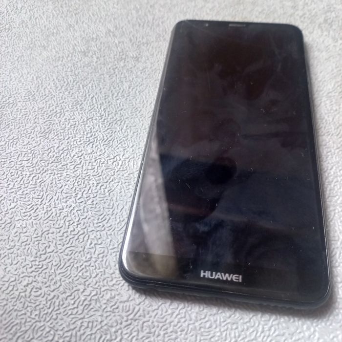 Продавам телефон Huawei FIG - LX1