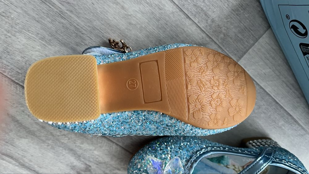 Туфли на девочку