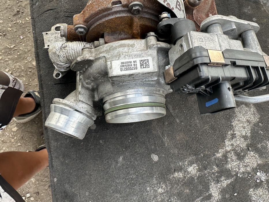 Турбо компресор турбина B47 D20 A 8570082 F серия BMW f30 f20 f22