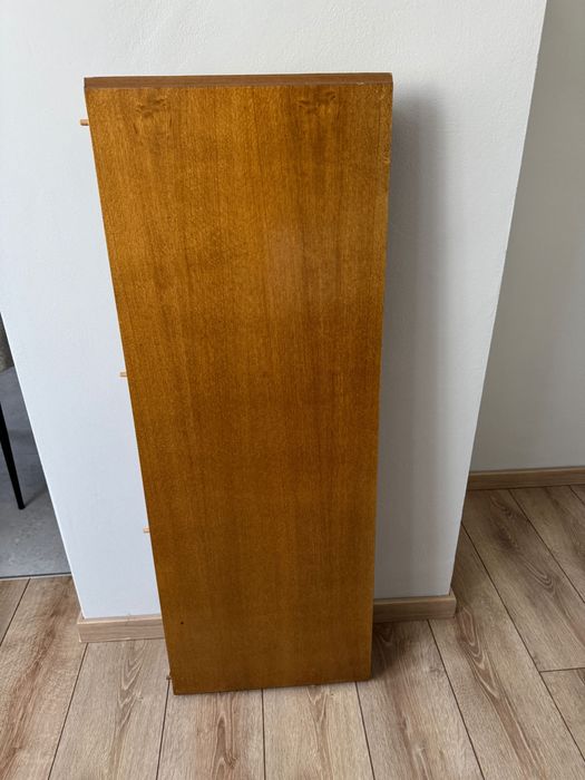 Трапезна маса от масивно дърво