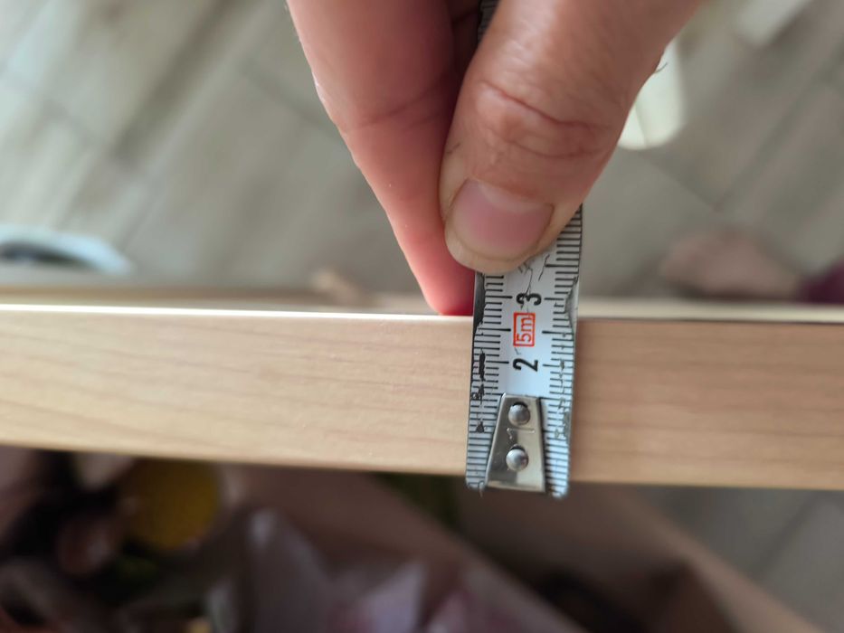 Масивен шкаф с витрина