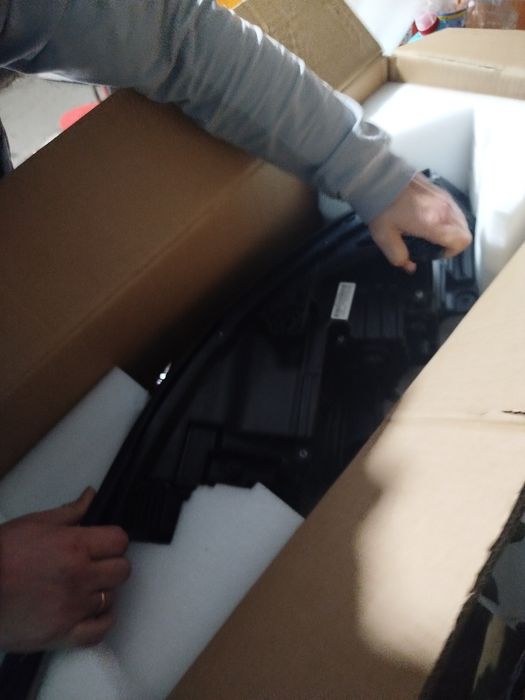 Продам фару на BYD