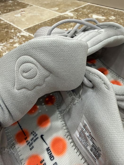 Nike Mind 002 Silver