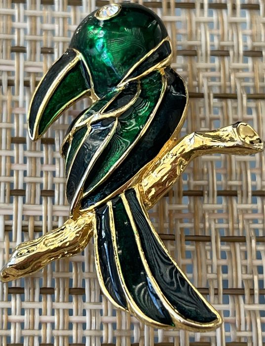 Супер модерна брошка Германия