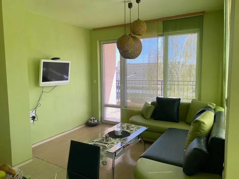 Дава се под наем Двустаен апартамент в Варна, Виница - 75 кв.м за 423.81 € - Снимка #1