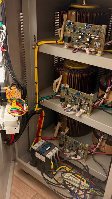 Stabilizator tensiune trifazat ELECTRO POWER 20KVA 400V Servo