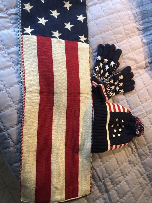 Шапка,шал и ръкавици -американското знаме