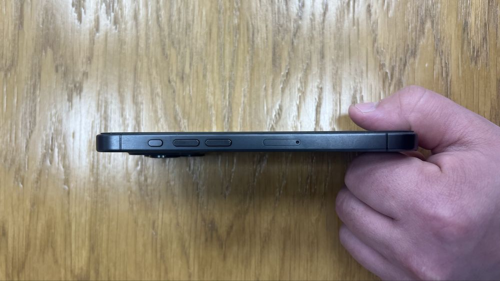 Продам Iphone 15 pro