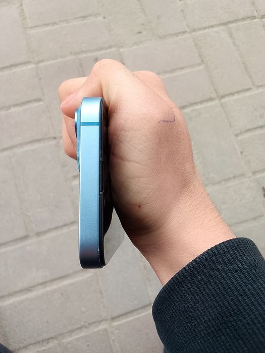 Айфон 14 256гб..