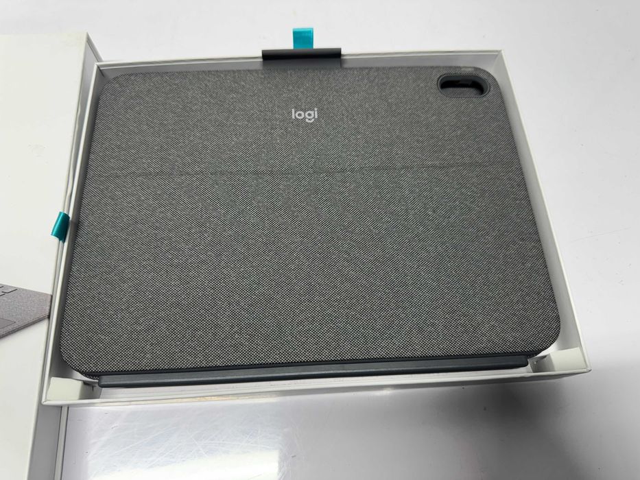 Kлавиатура - Logitech Combo Touch за iPad 10 Gen