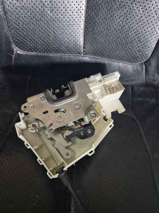 Брава за предна лява врата w164/x164 ML/GL