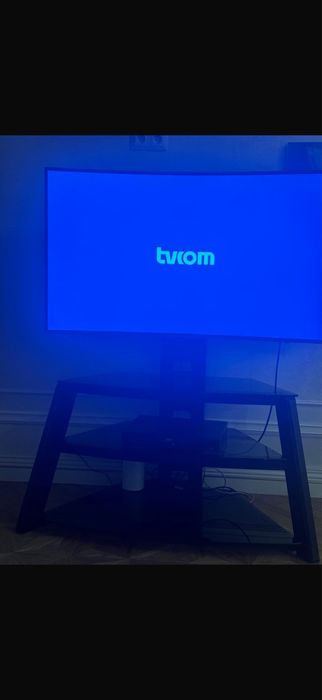 Продается телевизор с тумбой