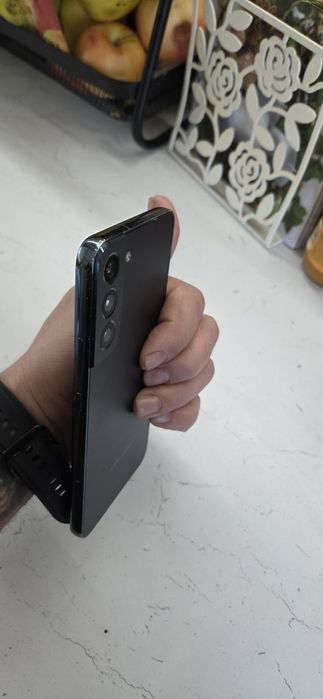 Продавам Galaxy S 22+