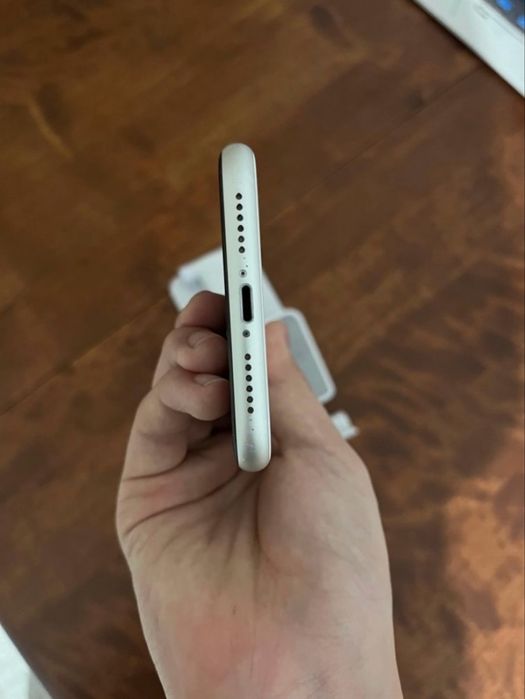 обменяю Айфон 11 64gb