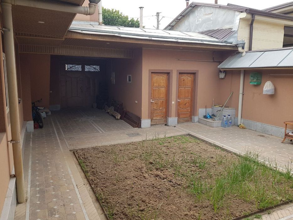 Продаётся ЦЕНТРЕ ДОМ !!!