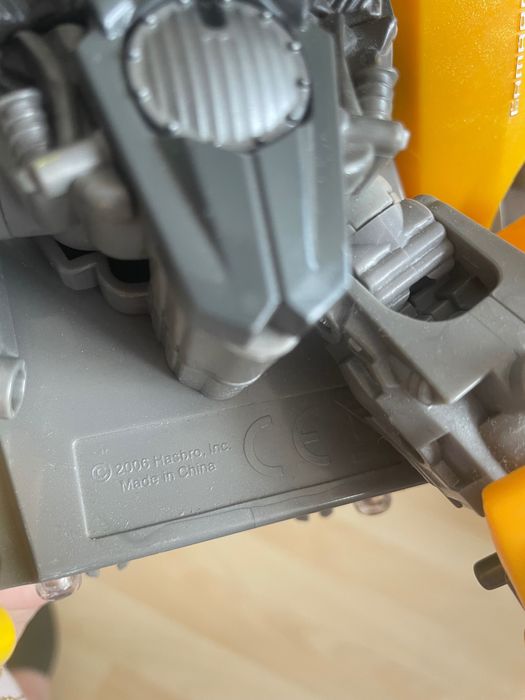 Transformers ultimate Bumblebee 32 cm