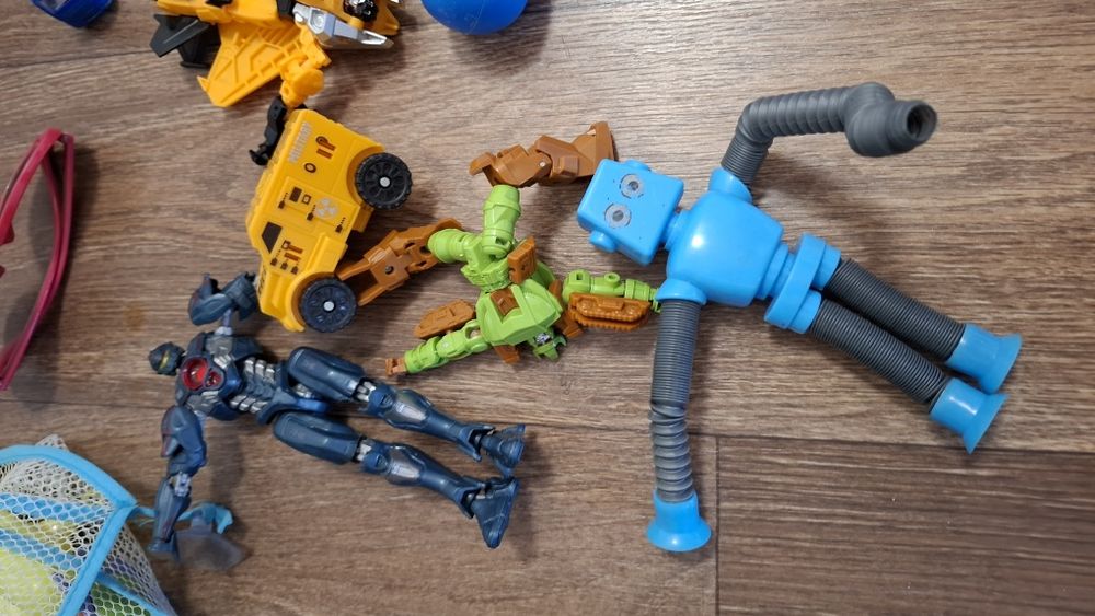 Пакет разных игрушек