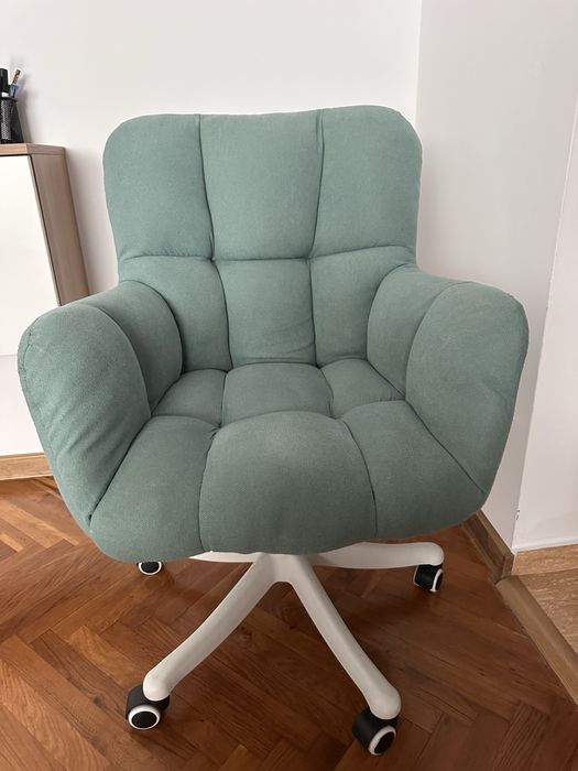 Vând scaun pentru birou