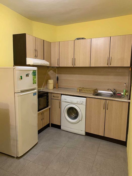 Дава се под наем Двустаен апартамент в Бургас, Център - 40 кв.м за 153 € - Снимка #3