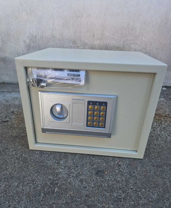 Seif electronic mobila cod și cheie