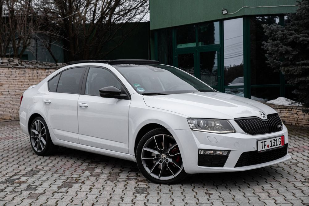 Skoda octavia VRS  2017 /2.0 diesel /184 CP /distronic /trapa Panorami