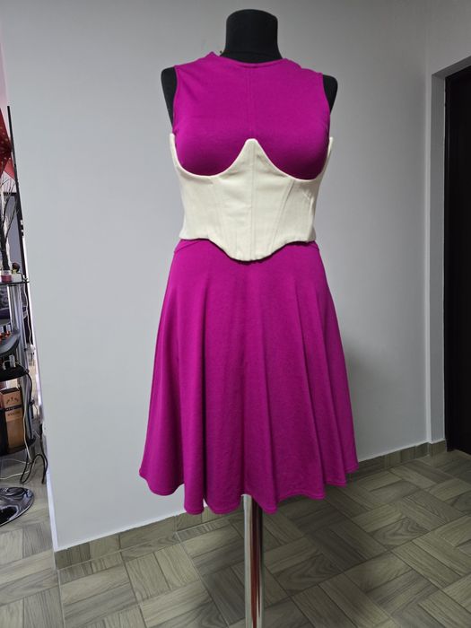 Rochie superba fucsia, model clos, feminină;