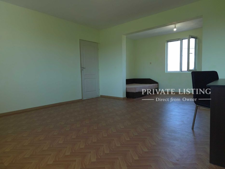 Триетажна тухлена къща с РЗП 257 кв.м, 5 спални, двор 1187 кв.м и централно отопление – с. Сенокос