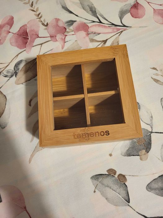 Cutie ceai noua din lemn cu sticla deasupra