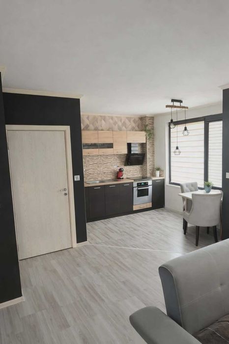 Продавам Апартамент