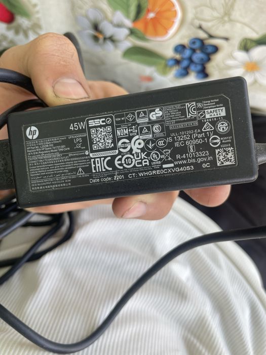 Hp noutbook uchun zaryadnik sotiladi