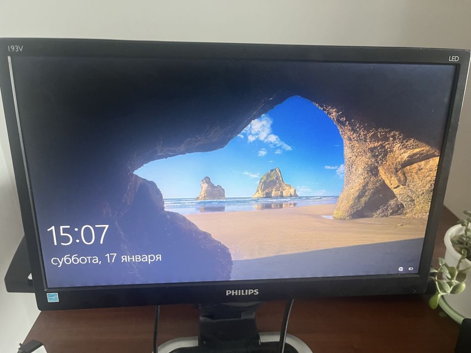 Монитор 19 дюймов